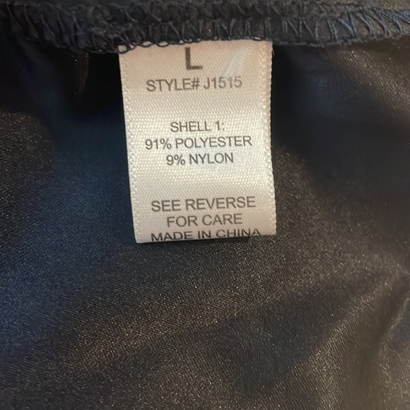 NEW Utility Vest with Hood - Picture 3 of 3